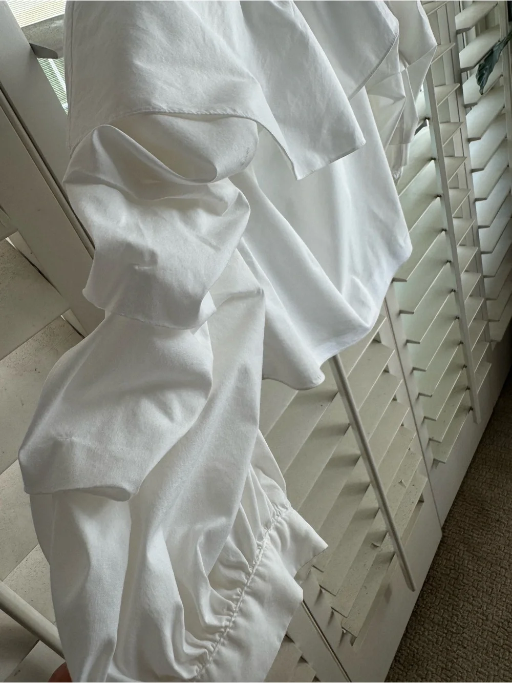Alice + Olivia White One-Shoulder Ruffle Blouse